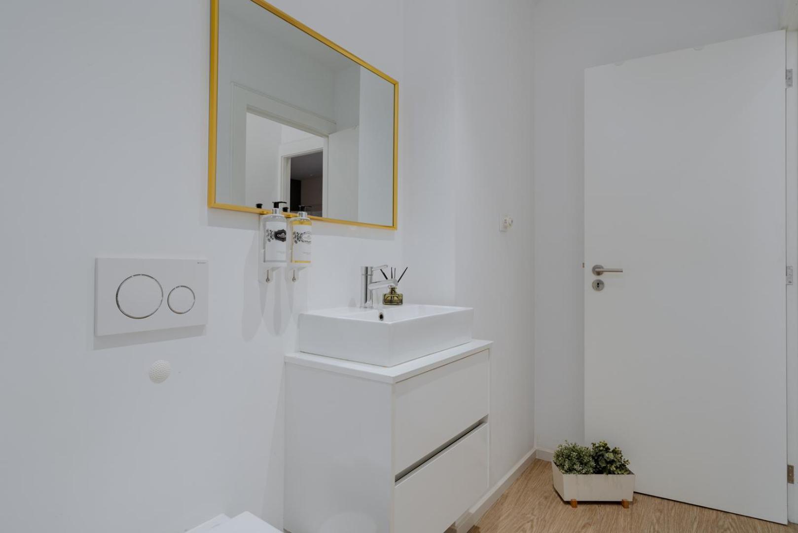 Apartament Downtown Terrace Flat With Ac And Patio - Feel Like A Local Porto Zewnętrze zdjęcie